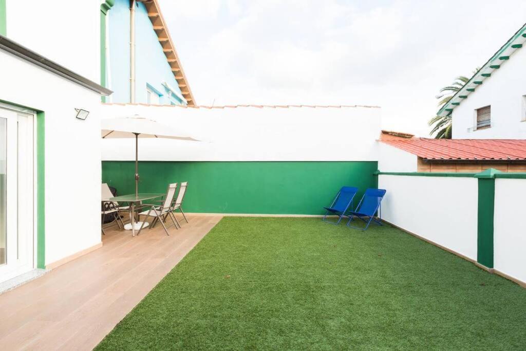 Chalet En La Cuidad- Con Jardin Y Barbacoa Gijón Kültér fotó