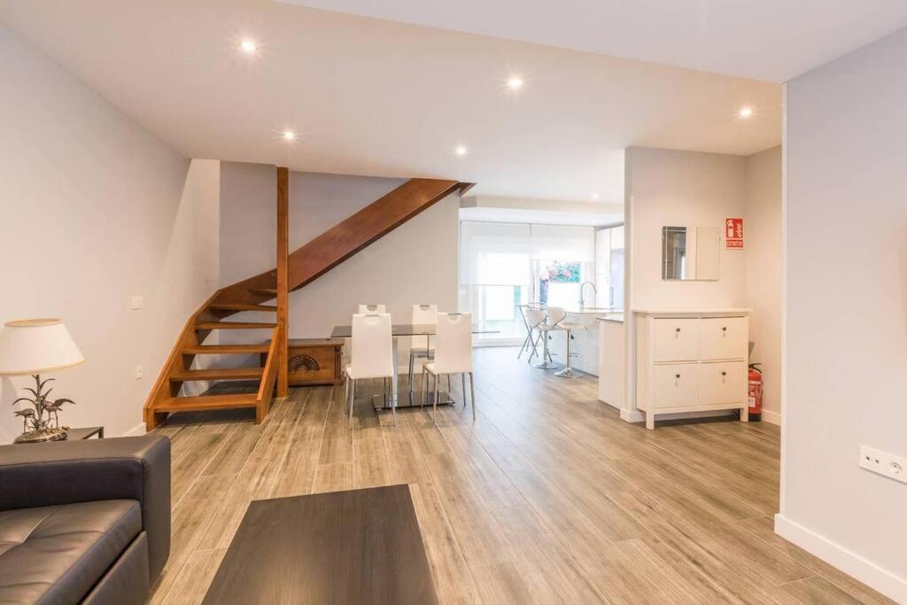 Chalet En La Cuidad- Con Jardin Y Barbacoa Gijón Kültér fotó